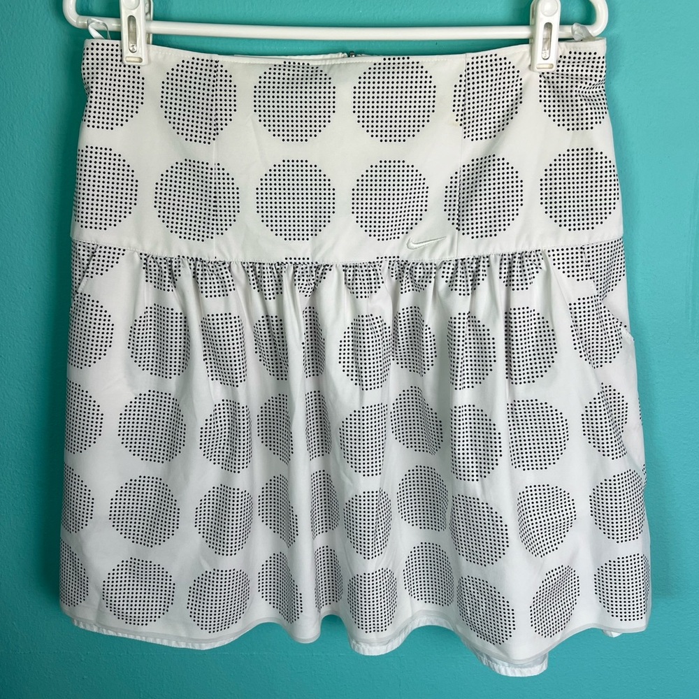 #81 EUC NIKE Reversible (2 in 1) Flirty Skirt with Pockets